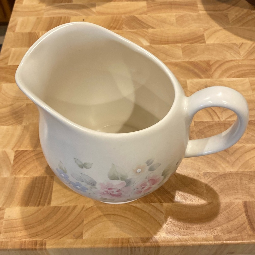 Pfaltzgraff Tea Rose large gravy boat pitcher excellent made in Mexico VINTAGE